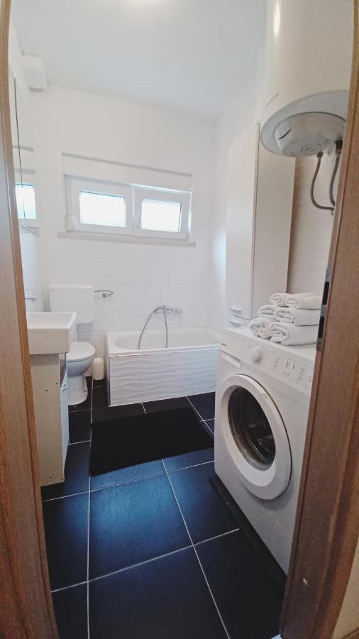 Apartament Apartman Dora Pula Zewnętrze zdjęcie